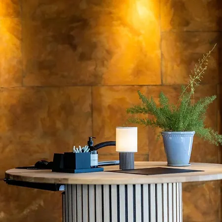 Hotel The 4*