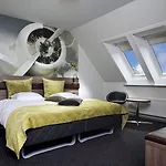 The Hotel 4*