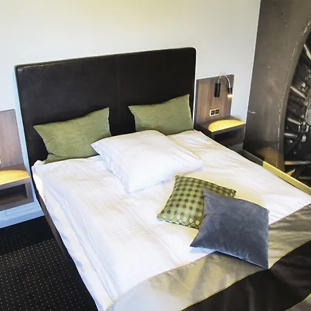 The Hotel 4*